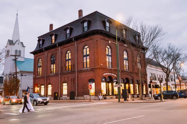 Lemont Hall