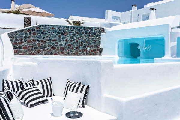 Canaves Oia Suites