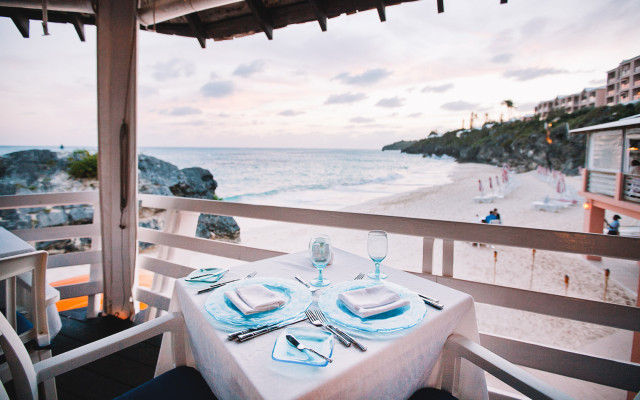 Coconuts Restaurant at The Reefs Resort & Club