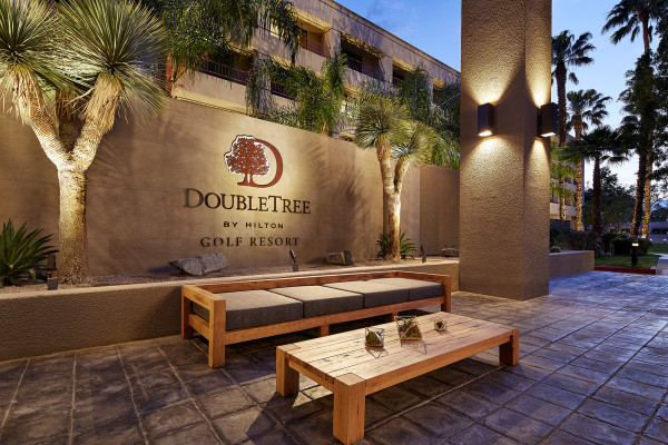 Doubletree by Hilton Palm Spring Golf Resort