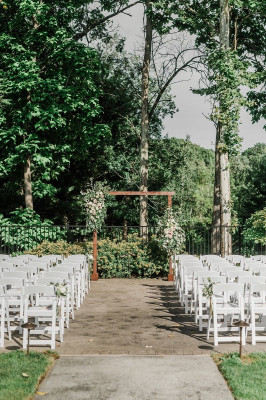 Grove at Briar Barn Inn