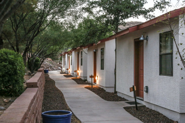 The Creekside Lodge and Cabins