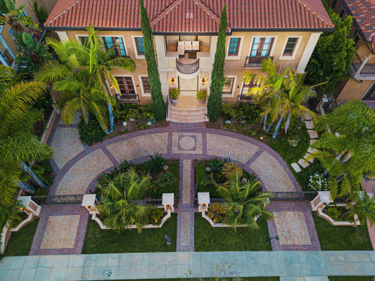 The Palm Mansion