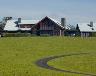 Spicers Peak Lodge