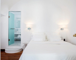 Canaves Oia Suites