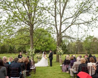 WoodsEdge Farm Weddings & Events