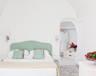 Canaves Oia Suites