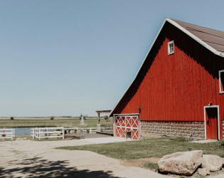 The Rustic Rose Barn