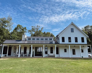 Stunning Modern Farmhouse In Leipers Fork