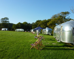 Vintage Vacations Airstream Field