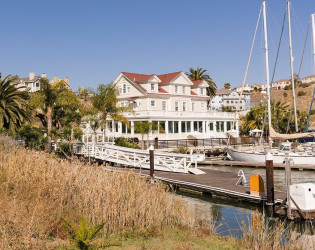 The Lighthouse at Glen Cove Marina