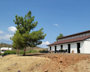 The Creekside Lodge and Cabins