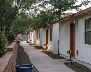 The Creekside Lodge and Cabins