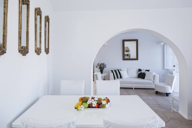 Canaves Oia Suites