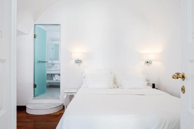 Canaves Oia Suites