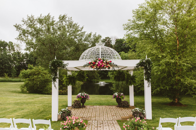 Apple Blossom Chapel & Gardens