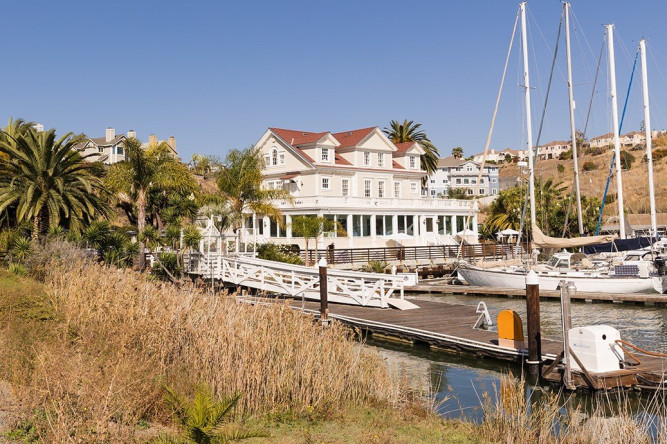 The Lighthouse at Glen Cove Marina