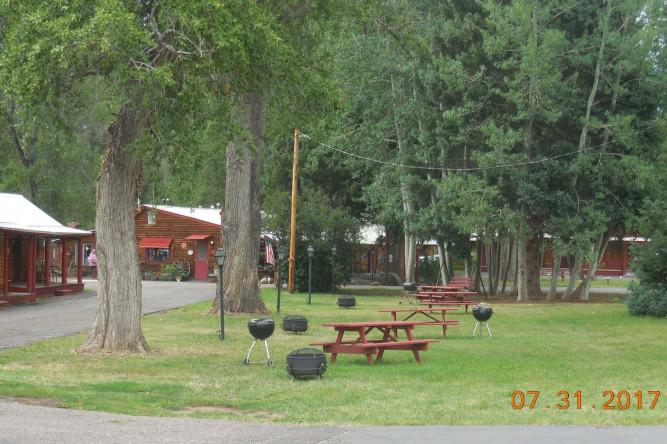 Elkhorn Lodge