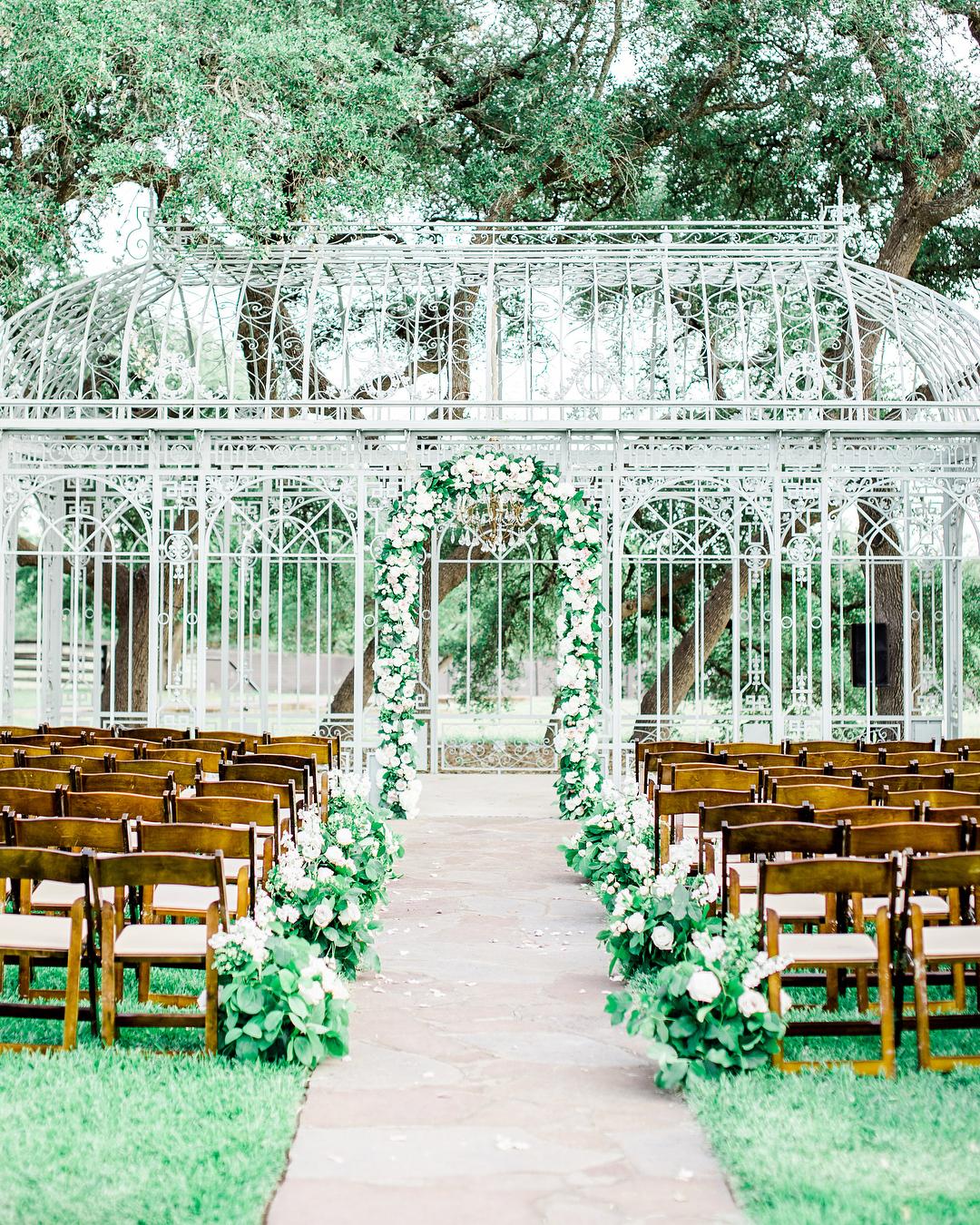 Amazing Outside Wedding Venues In Texas Learn more here | barnwedding1