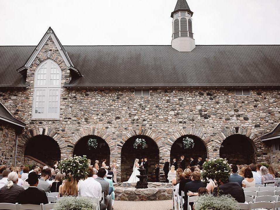  The Ultimate Guide To Enchanting Wedding Venues In Michigan 